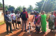 कोंडागांव : जपं सदस्य ने ग्रामीणों के साथ आंदोलन की दी चेतावनी तब साफ हुआ नल के आसपास का मिट्टी मुरूम